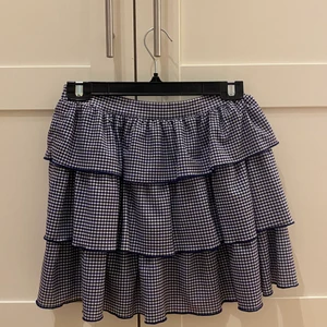 Rutig kjol - Fin kjol från Zara i storlek M men passar både S och XS💓