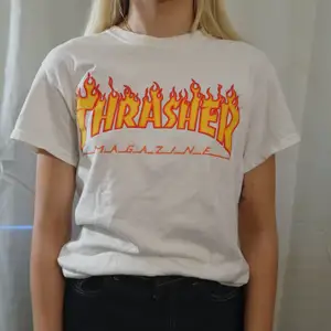 Snygg Thrasher t-shirt nästintill oanvänd i storlek S. Frakt tillkommer på runt 60 kr💕. 