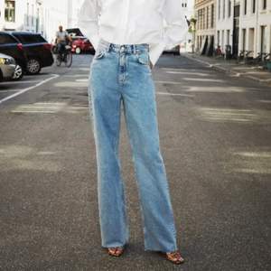 Zara jeans som inte kommer till användning längre, 250kr