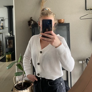 Vit tröja - Storlek XS färg: Vit köparen står för frakten