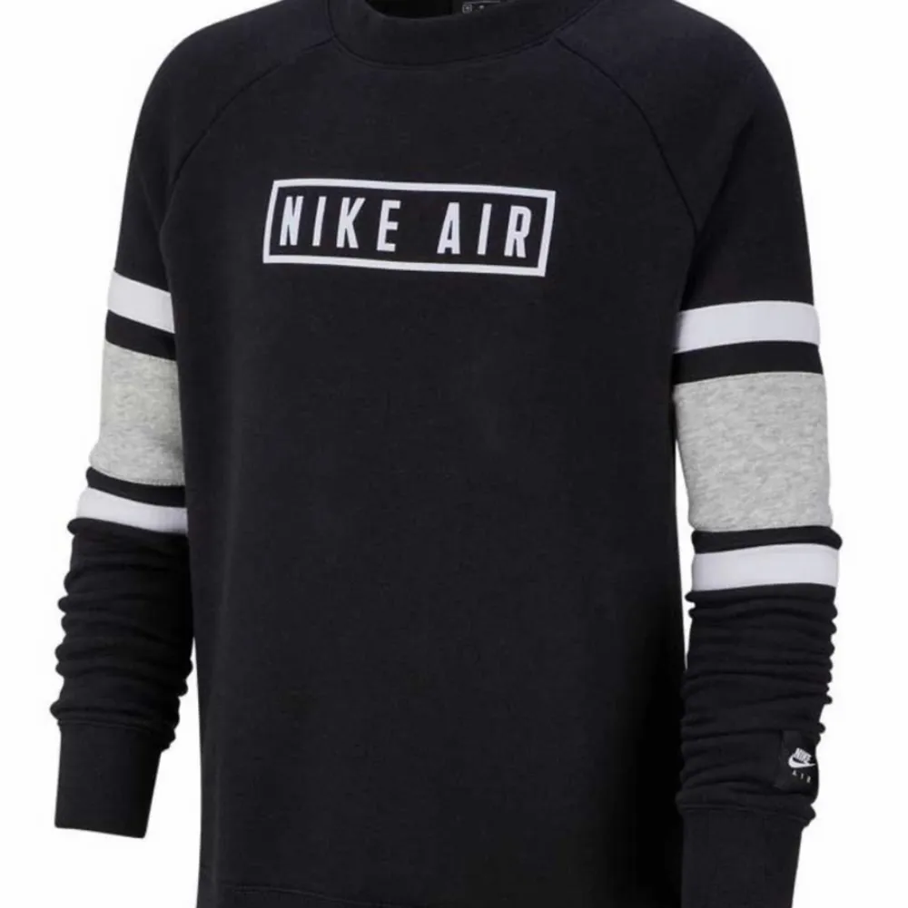 Svart Nike air sweatshirt , endast använd 2 gånger typ  bra skick och kan mötas i Linköping !. Tröjor & Koftor.