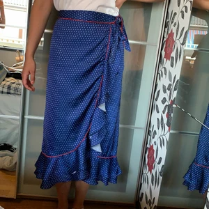 Prickig knytkjol - Sååå fin o knappt använd 