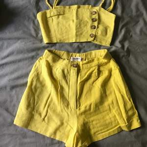 Super cute yellow set from Pull & Bear. Size S but fits like XS. Short and top. Used once. 