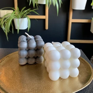 Ljus - Hemmagjort ljus, som brinner i 6h och är 6x6cm.  Säljer just nu det vita, kan såklart göra i flera färger om det önskas