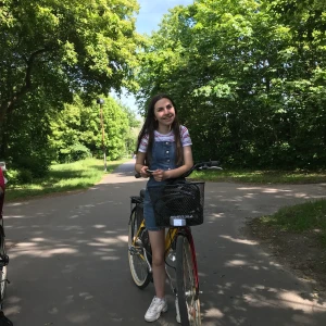 T-shirt - Gullig t-shirt. Passar bra under jeans klänning. 