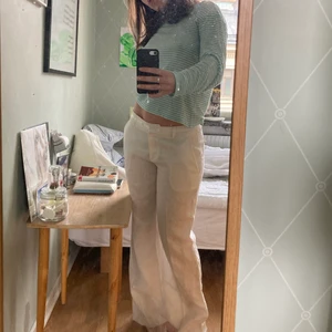 linnebyxor - vintage linnebyxor! jag är 165 cm. budet ligger på 250 kr