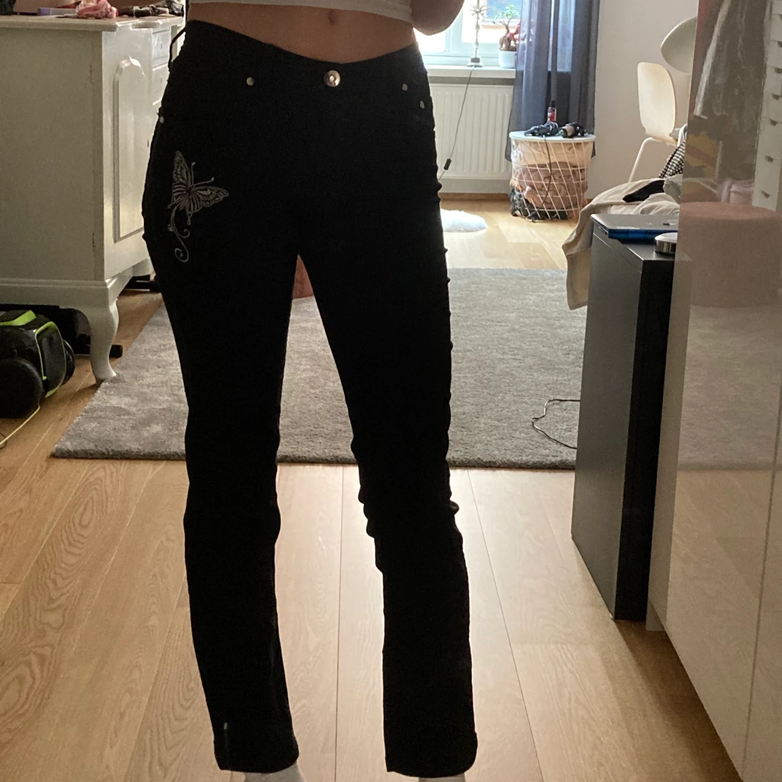 Svarta lågmidjade byxor  - 90