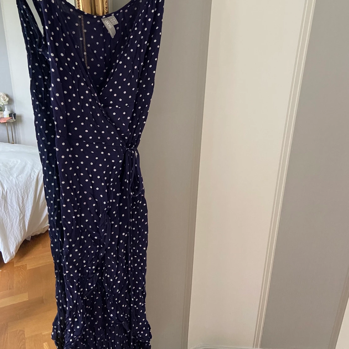 ASOS prickig klänning