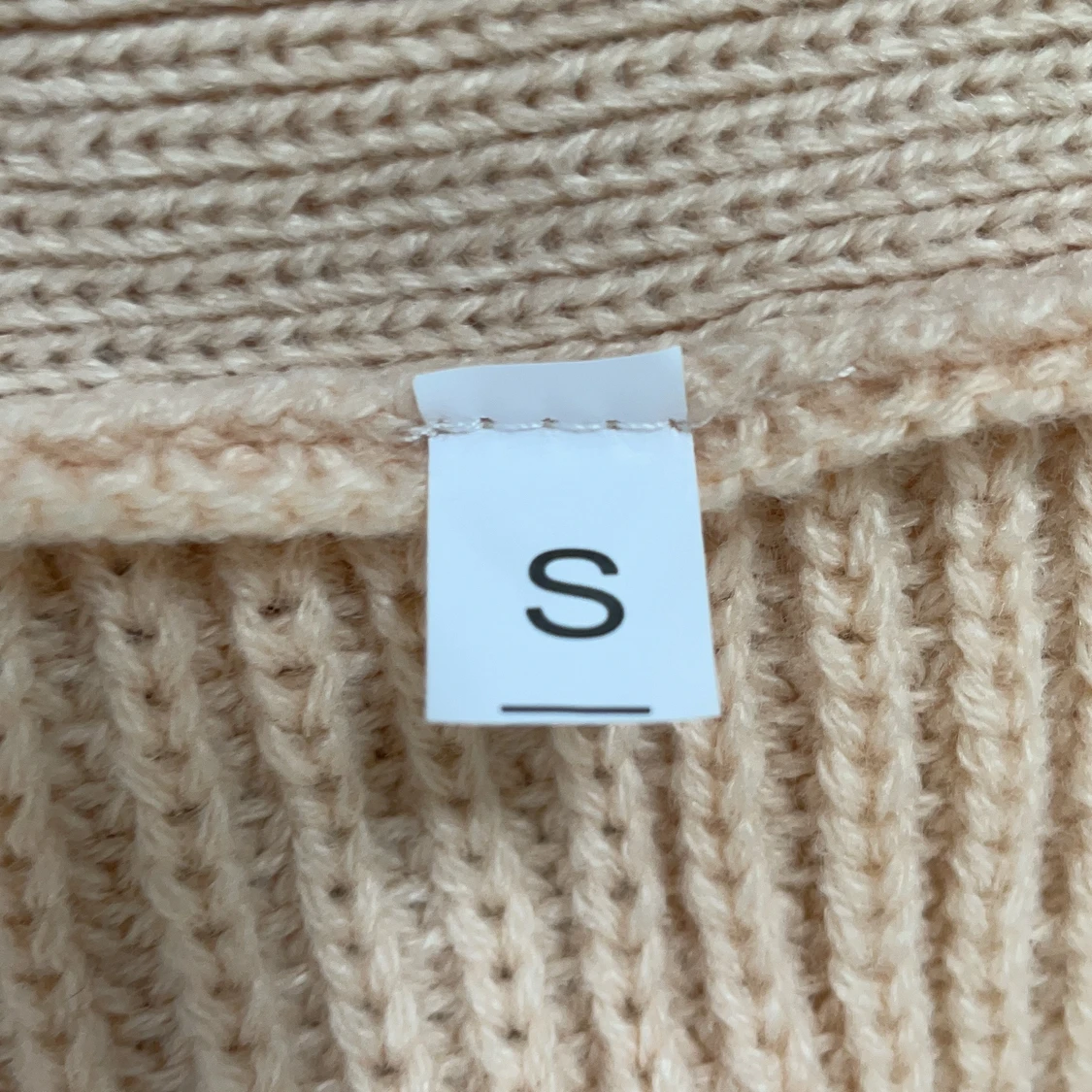 Beige/rosa kofta med knappar i strl S - 91