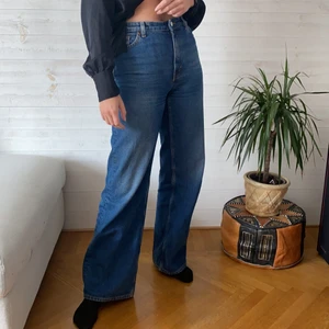 MONKI Yoko jeans 👖  - Fräscht skick, inga skador eller fläckar! Storlek 28 ☀️🤠