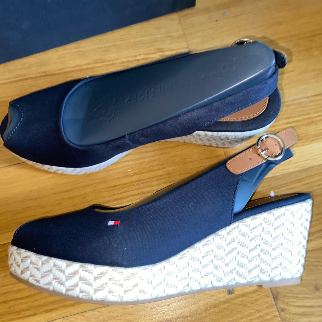 Skor från Tommy Hilfiger i strl 37! NYA! - 90