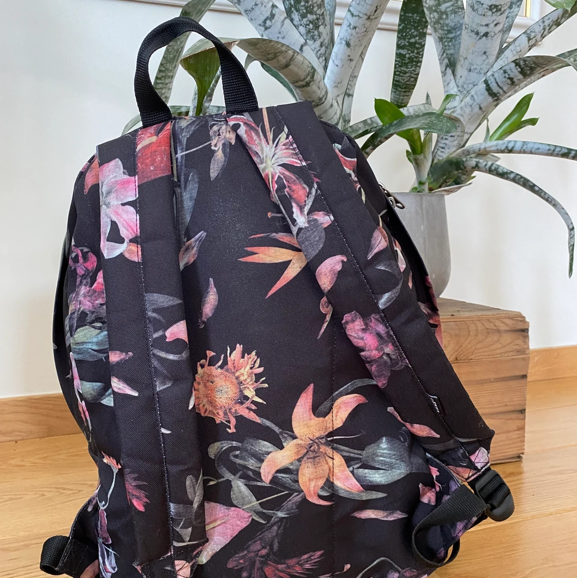 Blommig Vansryggsäck  - 91