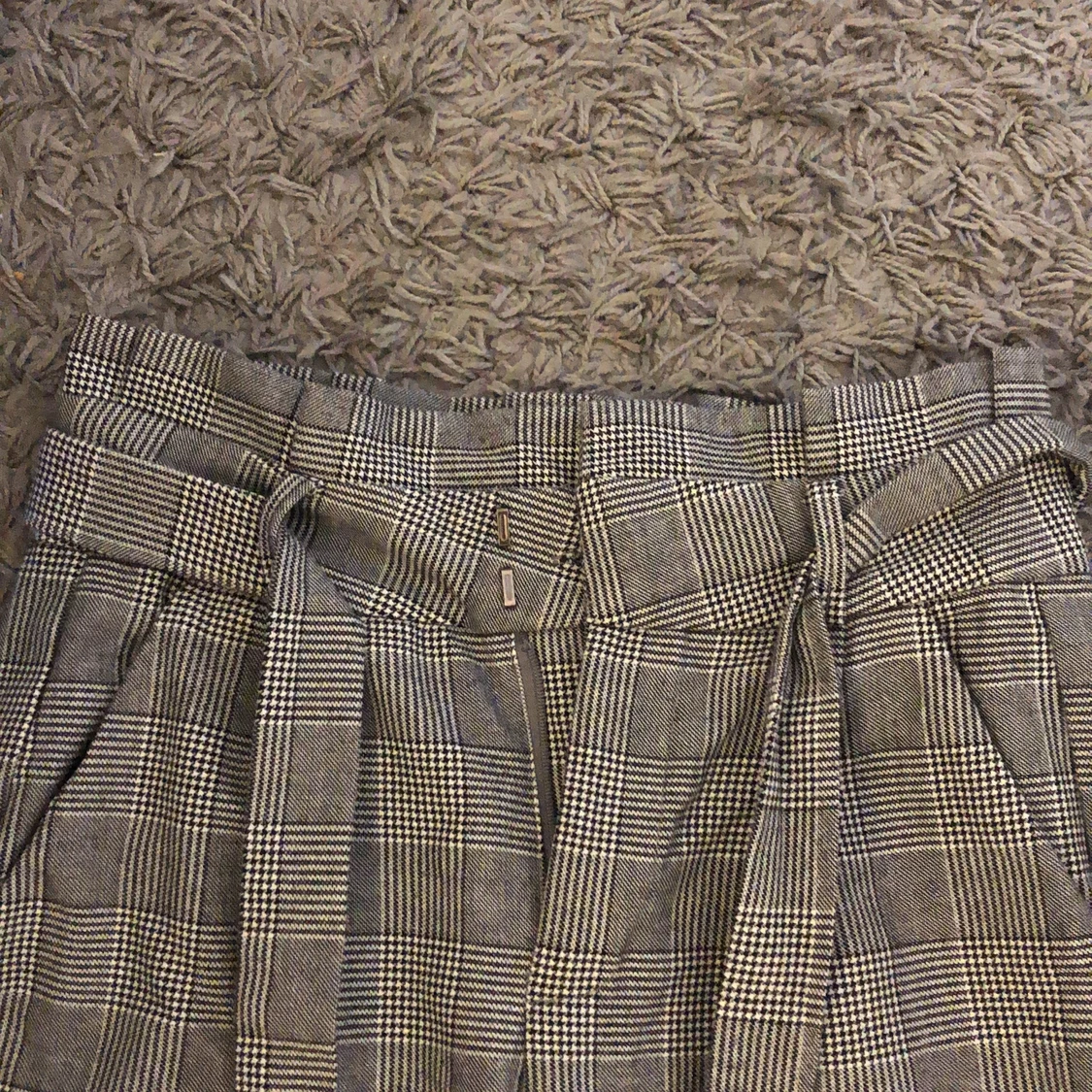  grå kostymbyxor,  - 91