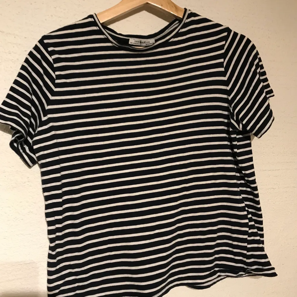 Randig T-shirt Zara Stl M. T-shirts.