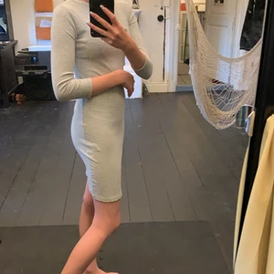 Bershka✨klänning från Spanien✨ - Grå klänning i bra skick nu sa gärna