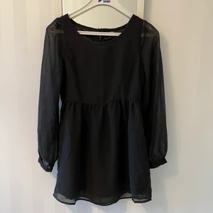 Klänning från Bikbok storlek S - Klänning från Bikbok i storlek S