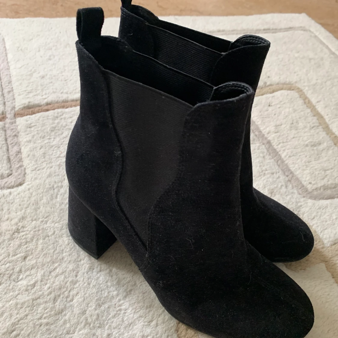 Svarta klackskorna HM  - 90