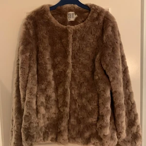 Jacka från Saint Tropez  - Fin jacka från Saint Tropez, strl S men stor i storleken passar M med. Aldrig använd. 