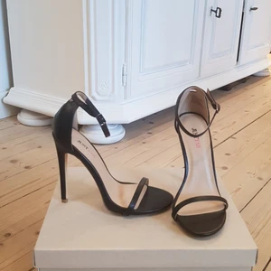 Aldrig använda - Säljs då dom tyvärr inte kommer till användning