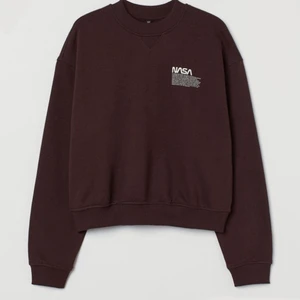 brun nasa tröja - säljer nu min fina asskön tröja, brun är en riktigt snygg färg och denna tröjan skulle tex passa med jeans och lite smycken 😍 