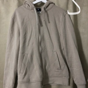 H&M zip up  - Beige ny H&M zip up i Size S.