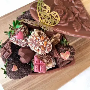 𝐕𝐢 𝐞𝐫𝐛𝐣𝐮𝐝𝐞𝐫 𝐨𝐥𝐢𝐤𝐚 𝐬𝐦𝐚𝐤𝐞𝐫 🤤   • 𝐃𝐚𝐢𝐦 🍫 • 𝐌𝐚𝐧𝐝𝐞𝐥🌰 • 𝐊𝐨𝐤𝐨𝐬 🥥 • 𝐎𝐫𝐞𝐨 ⚫️ • & 𝐦𝐲𝐜𝐤𝐞𝐭 𝐦𝐞𝐫 🎀   Choklad box   Heavenly sweets Malmö erbjuder chocolate covered treats  Beställ redan idag 💖 skicka ett PM om du vill veta mer   Beställningar görs via DM 💌 Instagram/Facebook Finns i📍 𝐌𝐚𝐥𝐦ö  Länk 👇🏻 https://bio.site/89WQAt