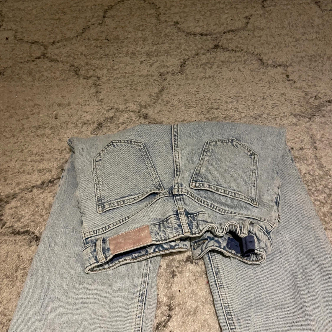 Utsvängda från mage till tå - 90