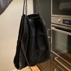 Väska - Väska köpt för 599kr i en liten butik, skick 7/10