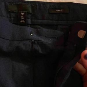  EUR:50  - Ett par kostymbyxor köpt från HM. Använt 5 gånger 