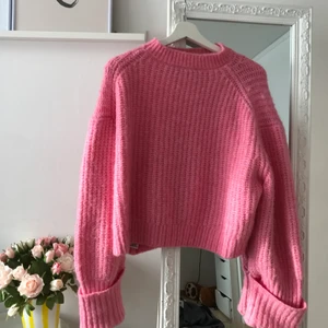 stickad tröja från Zara - Super mysig stickad tröja från Zara, som ny! 💕💕