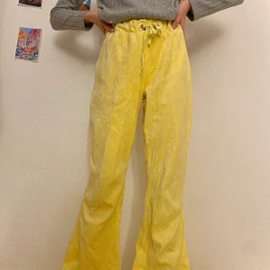 Mjukisbyxor - Snöret och gick sönder så har bytt det med ett annat snöre😅 men de byxorna är jätte sköna och kan användas i alla årstider💞