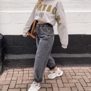 Gråa boyfriend jeans - Säljer dessa snygga gråa jeans då dom inte kommer till användning längre💕 köparen står för frakt 