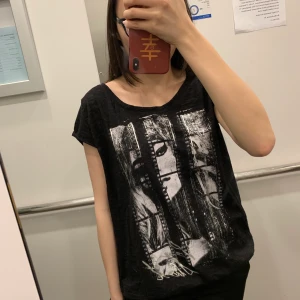 Topp i storlek XL - Tops i storlek XL, fin skick, finns hämta i Stockholm, kan även skicka via post