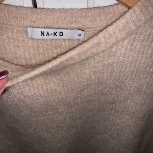 Mysig Sweater - NA-KD, strl M men sitter mer som en S. Sparsamt använd! 