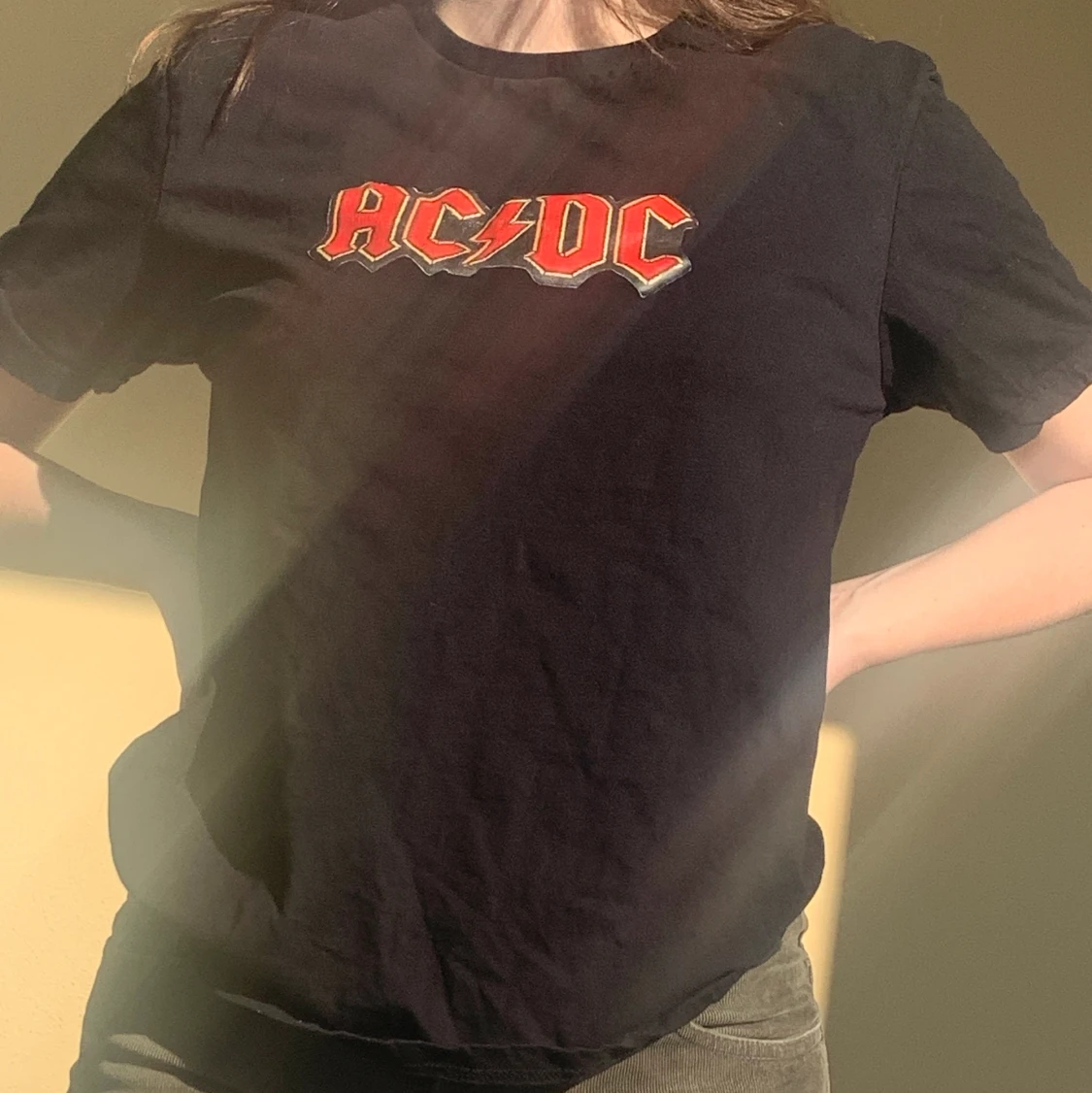 En ACDC T-shirt
