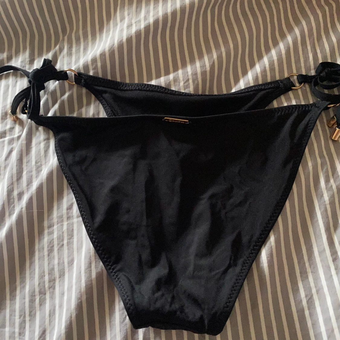 Svart bikini underdel - 90