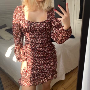 Leopard klänning - Oanvänd rosa leopardklänning!💖