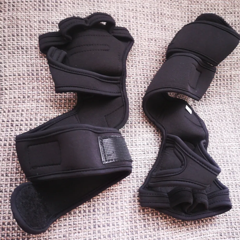 Black gloves. Perfect for lifting weights! New. Size S-M. . Övrigt.