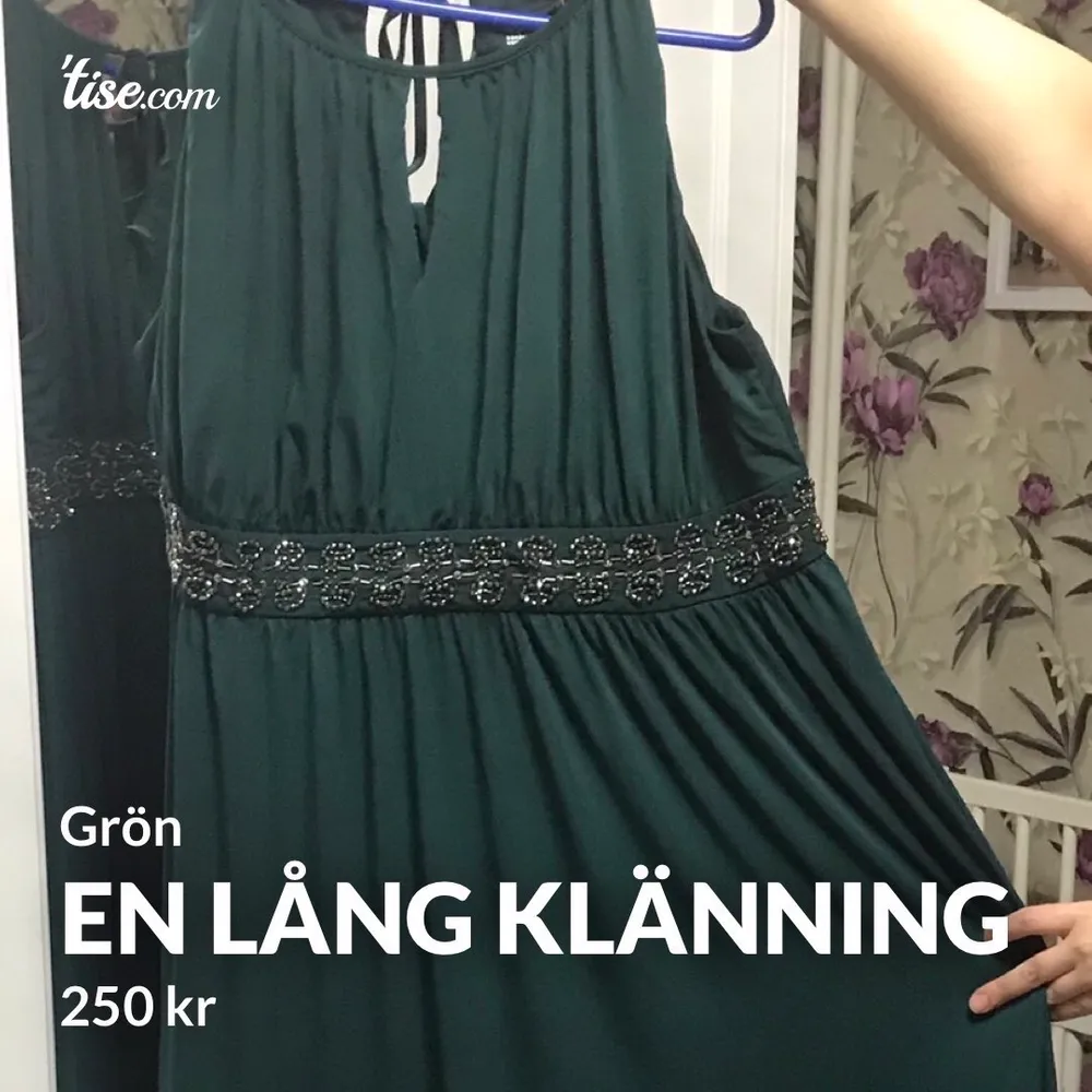 Helt oanvänd ny klänning med storleken 48-50. Den kostar (kolla bilden) . Klänningar.