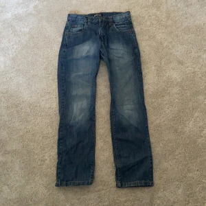 Snygga lågmidjade jeans - Kommer bara inte till användning för mig eftersom jag har bytt stil. Hör av er om ni undrar något! 