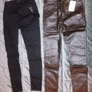 Byxor 38 - Byxor passar mer i storlek 36.                                            200 koron styck 