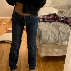 Zara jeans - Säljer dessa populära zara jeansen då de inte kommer till användning💕 strl 34 super bra skick!