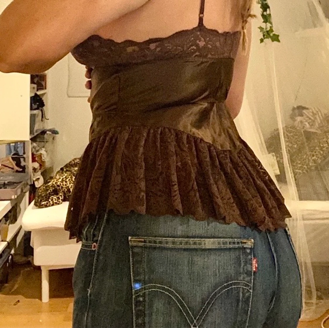 Brunt linne i silke och spets  - 91