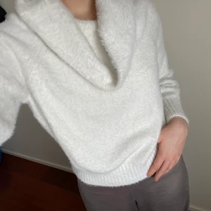 Finstickad tröja - Finstickad tröja i kashmir liknande material. Från hm. 