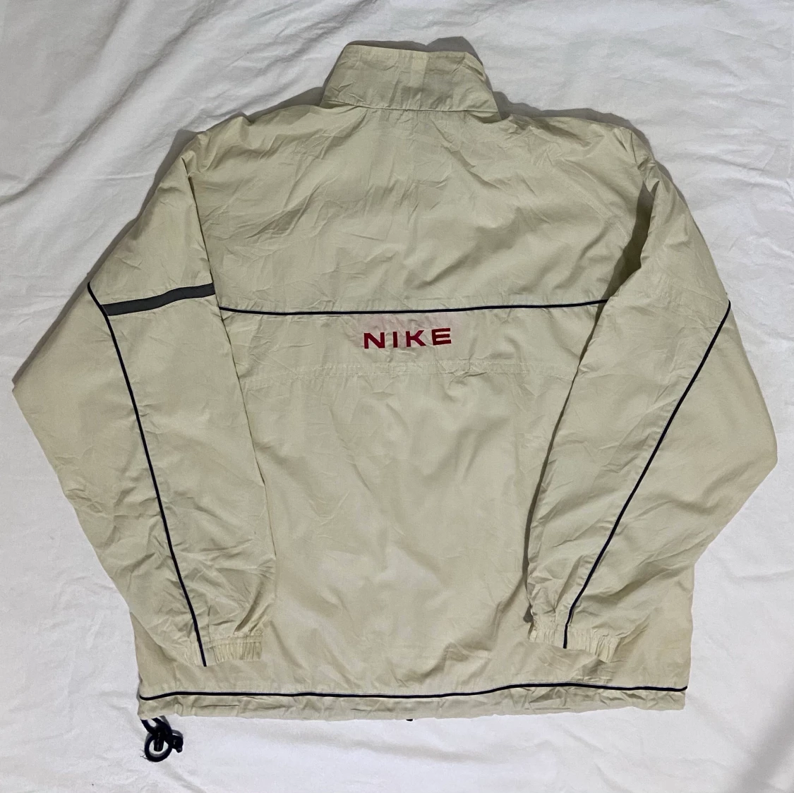 Nike jacka i Storlek XL, men passar L - 90