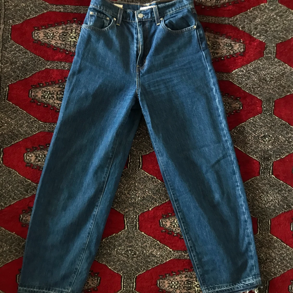 HELT NYA! Levis balloon leg jeans!  - 90