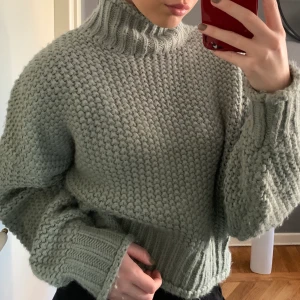 Stickad tröja  - Fin stickad tröja från h&m som aldrig kommer till användning.