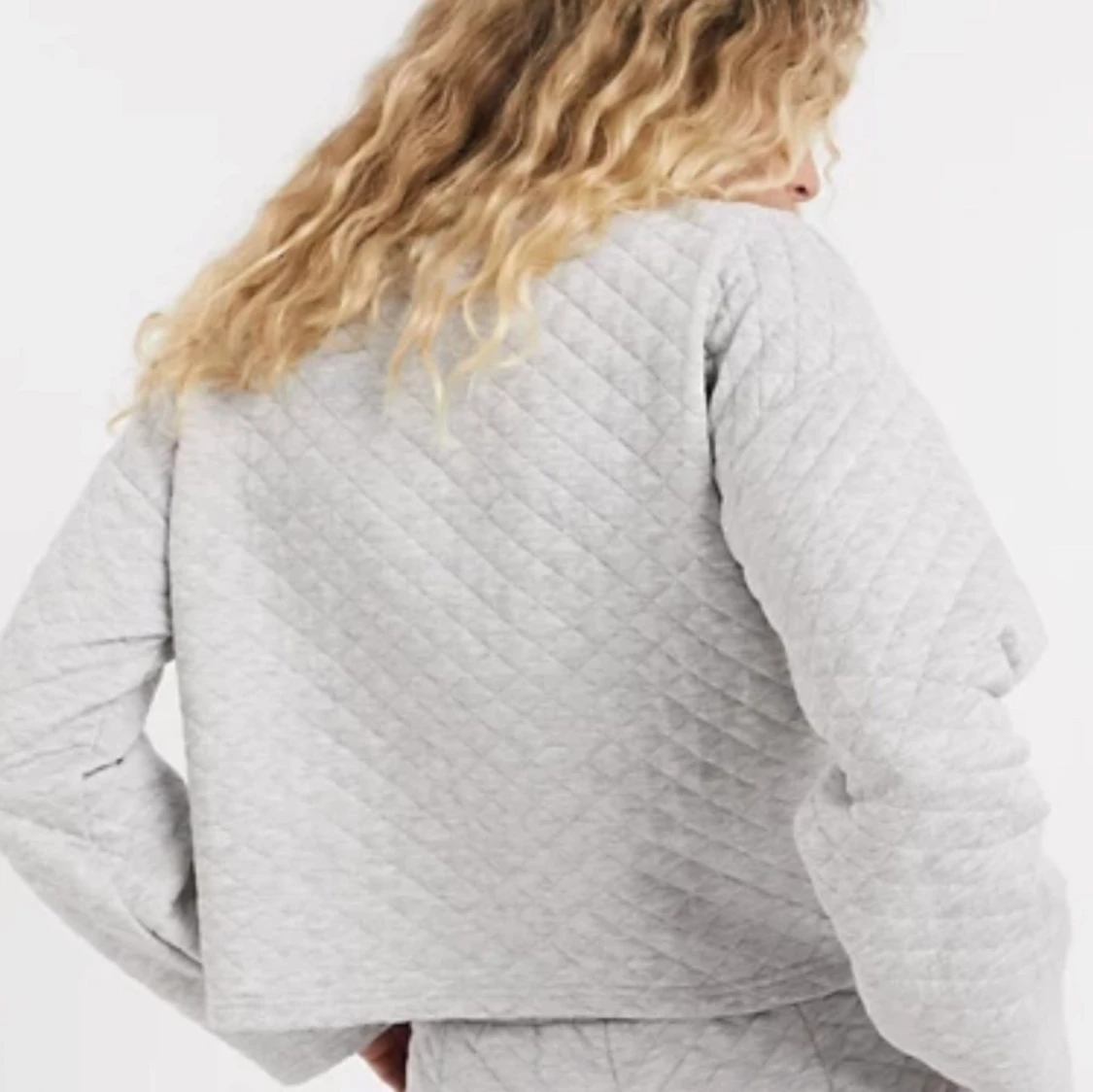 Noisy May – Grå kviltad tröja - 90