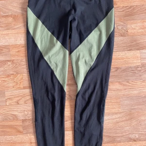 Träningsbyxor  - Träningsbyxor med knytning, sitter super skönt! 