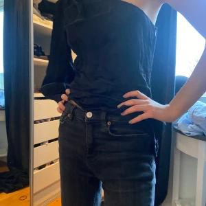 Zara topp - Buda från 75. Köpare står för frakt